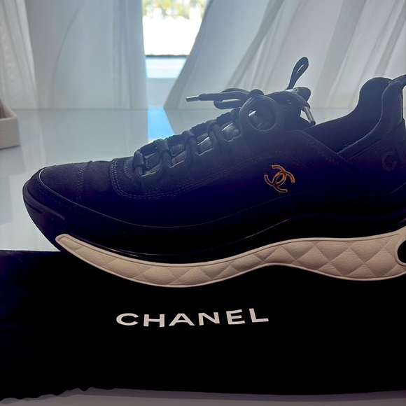 CHANEL 2025 collection suede black sneakers. - Picture 4 of 10